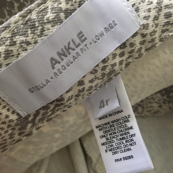 EXPRESS Snakeskin Ankle Jeans - Picture 3 of 4